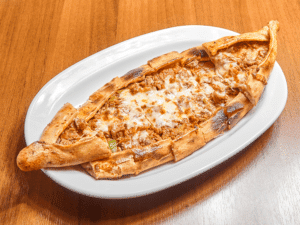 Kuşbaşılı Kaşarlı Pide